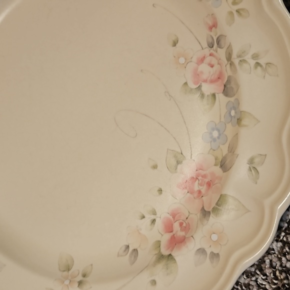 Pfaltzgraff TEA ROSE Dinner Plates Dinnerware set 2 - Picture 2 of 5